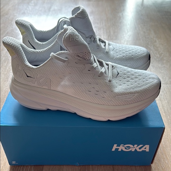Hoka Women's Clifton 9 - Cosmic Grey/White SZ 9.5 Viral Hot! Brand new in box!! - Picture 3 of 17